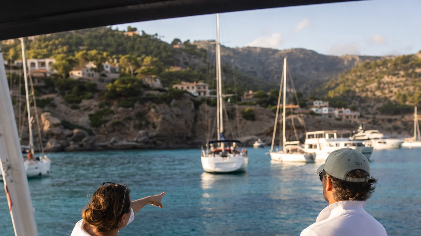Master anchoring etiquette sailing tips before your next charter: scope ratios, swing circles, noise rules, and how to handle cro… Anchoring Etiquette Every Charter Guest Should Know
